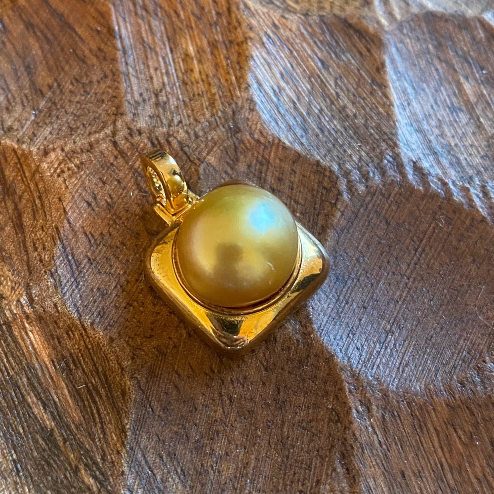 South Sea Goldenpearls